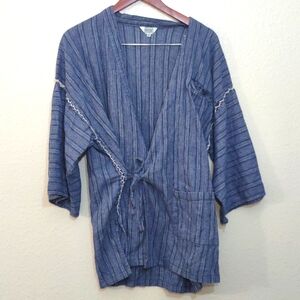 SLIGHTLY USED BLUE TIE IN FRONT SHIRT WITH CROCHET SLEEVES SIZE L